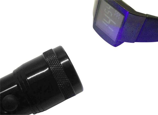 Produktbild: Berger & Schr&ouml;ter UV 395-400 nm UV-LED Taschenlampe mit Handschlaufe batteriebetrieben 95g
