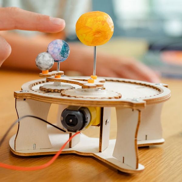 Produktbild: Fischertechnik 579979 - miniMINT, Orbit Lab, Technik-Holzbausatz ab 8 Jahren
