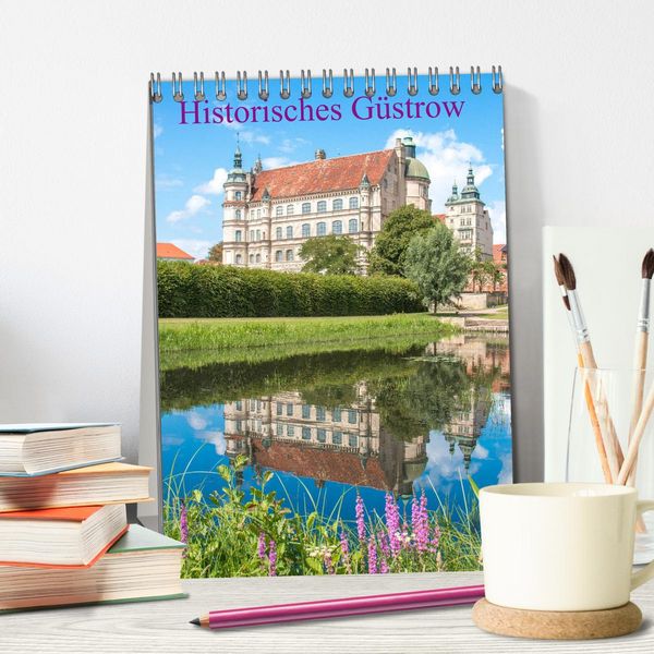 Produktbild: Historisches G&uuml;strow (Tischkalender 2026 DIN A5 hoch), CALVENDO Monatskalender