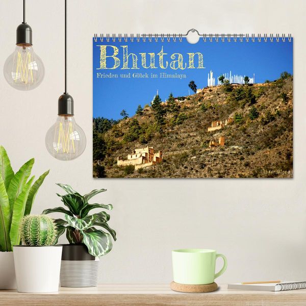 Bhutan - Frieden und Glück im Himalaya (Wandkalender 2024 DIN A4 quer), CALVENDO Monatskalender