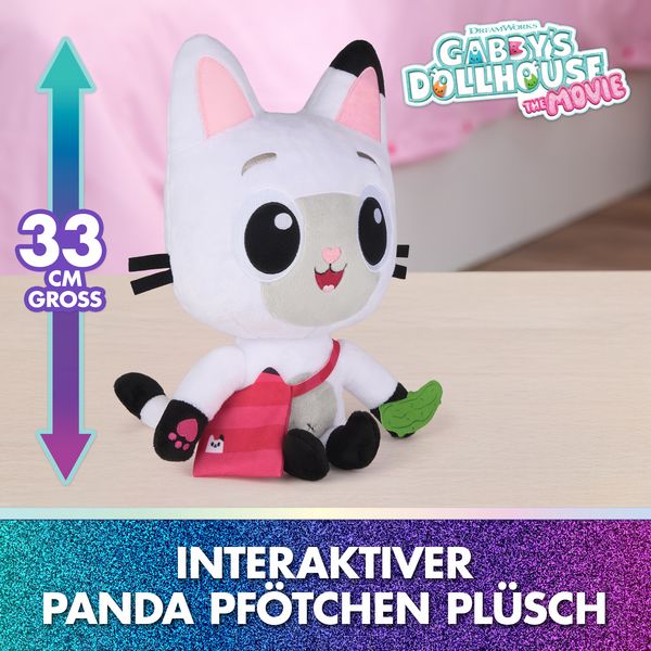 Produktbild: Gabby&lsquo;s Dollhouse: Der Film &ndash; Interaktiver Pl&uuml;sch Panda Pf&ouml;tchen, 33cm mit Tasche & Zubeh&ouml;r