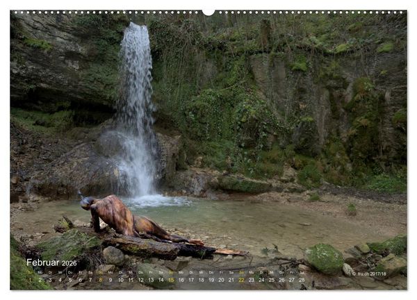 Produktbild: BODYPAINTING AM WASSERFALL VON LINN (Wandkalender 2026 DIN A2 quer), CALVENDO Monatskalender