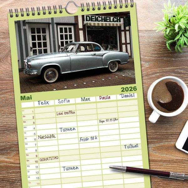 Produktbild: Familienplaner 2026 - Oldtimer vergangenger Jahrzehnte mit 5 Spalten (Wandkalender, 21 x 45 cm) CALVENDO