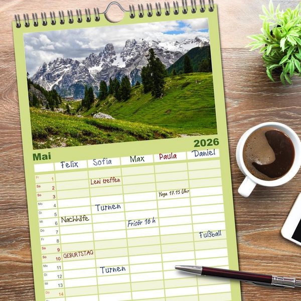 Produktbild: Familienplaner 2026 - Hoch oben in den DOLOMITEN mit 5 Spalten (Wandkalender, 21 x 45 cm) CALVENDO