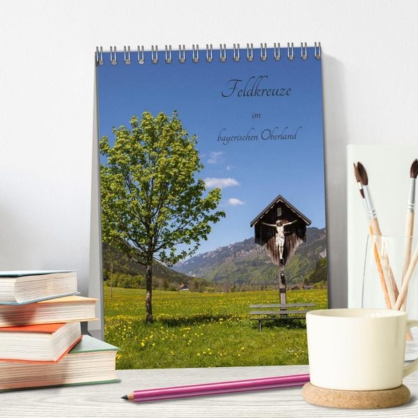 Produktbild: Feldkreuze im bayerischen Oberland (Tischkalender 2026 DIN A5 hoch), CALVENDO Monatskalender