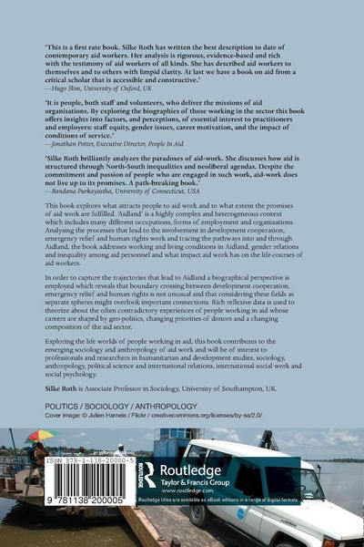 Produktbild: The Paradoxes of Aid Work
