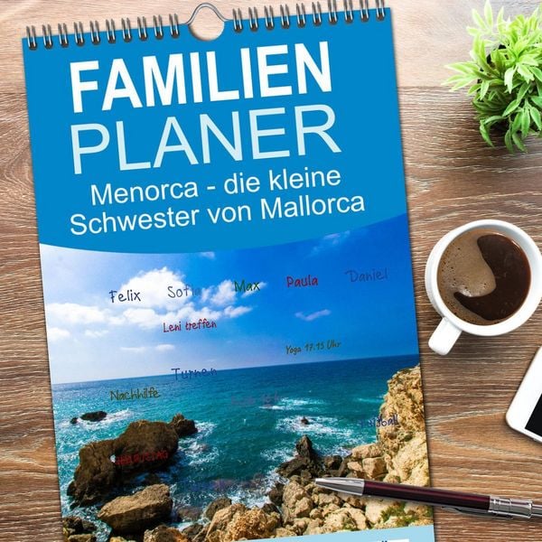 Produktbild: Familienplaner 2026 - Menorca - die kleine Schwester von Mallorca mit 5 Spalten (Wandkalender, 21 x 45 cm) CALVENDO