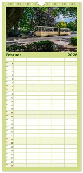 Produktbild: Familienplaner 2026 - Stra&szlig;enbahnklassiker auf Schienen mit 5 Spalten (Wandkalender, 21 x 45 cm) CALVENDO
