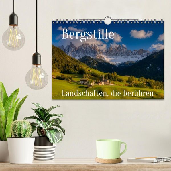 Produktbild: Bergstille - Landschaften, die ber&uuml;hren (Wandkalender 2026 DIN A4 quer), CALVENDO Monatskalender