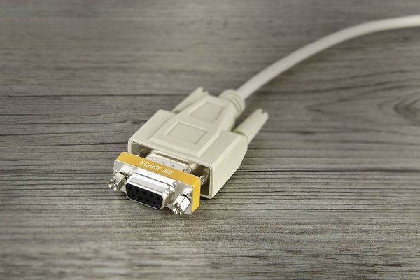 Produktbild: Renkforce Seriell Adapter [1x D-SUB-Buchse 9pol. - 1x D-SUB-Stecker 8pol.] Orange