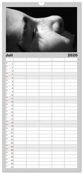 Produktbild: Familienplaner 2026 - BLACK 'N WHITE mit 5 Spalten (Wandkalender, 21 x 45 cm) CALVENDO