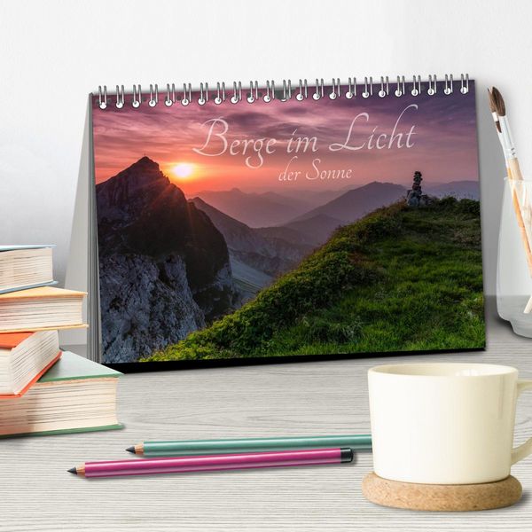 Produktbild: Berge im Licht der Sonne (Tischkalender 2026 DIN A5 quer), CALVENDO Monatskalender