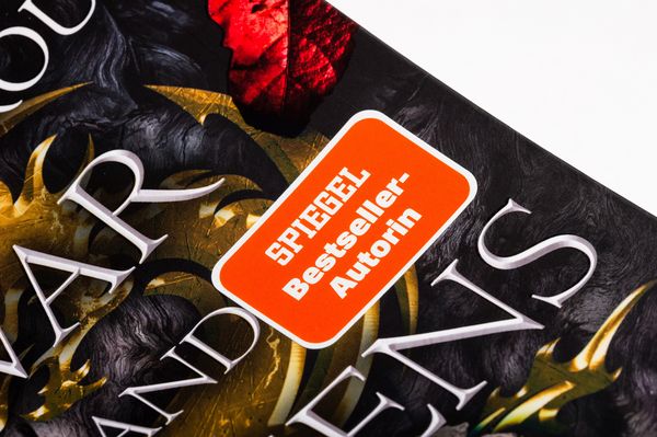 Produktbild: War and Queens &ndash; Liebe kennt keine Grenzen