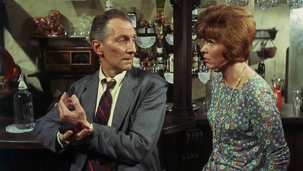 Produktbild: Brennender Tod (Night of the Big Heat) / Science-Fiction-Horror mit Christopher Lee und Peter Cushing (Pidax Film-Klassiker)