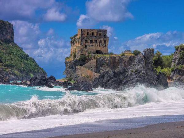 Produktbild: CALVENDO Puzzle Castello Isola di Dino | 1000 Teile Lege-Gr&ouml;&szlig;e 64x48cm Foto-Puzzle f&uuml;r gl&uuml;ckliche Stunden