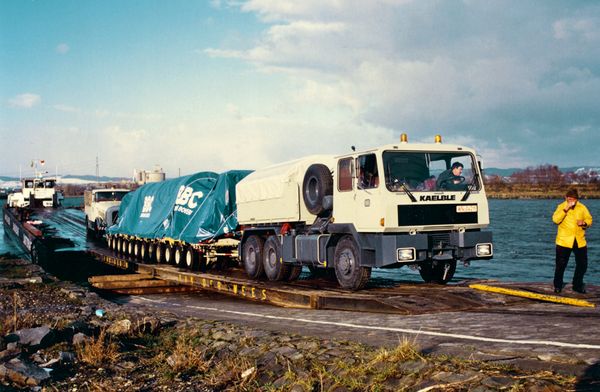 Produktbild: Jahrbuch Lastwagen 2022