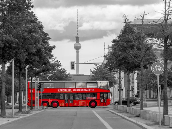Produktbild: CALVENDO Puzzle Der rote Bus, Berlin | 1000 Teile Lege-Gr&ouml;&szlig;e 64x48cm Foto-Puzzle f&uuml;r gl&uuml;ckliche Stunden
