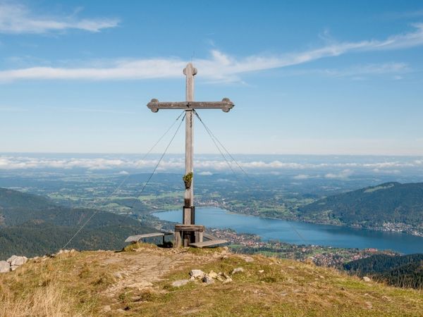 Produktbild: CALVENDO Puzzle Gipfelkreuz auf dem Hirschberg 1670m, Bayerische Voralpen | 1000 Teile Lege-Gr&ouml;&szlig;e 64x48cm Foto-Puzzle f&uuml;r gl&uuml;ckliche Stunden
