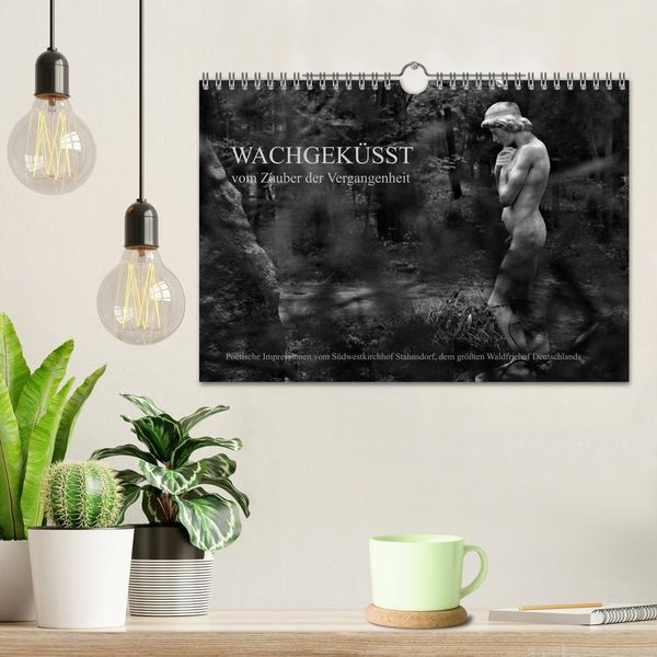 Produktbild: Wachgek&uuml;sst - Vom Zauber der Vergangenheit - S&uuml;dwestkirchhof Stahnsdorf (Wandkalender 2026 DIN A4 quer), CALVENDO Monatskalender