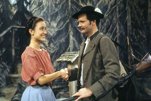 Produktbild: Chiemgauer Volkstheater - Die komplette Staffel 1 von 1992 (Fernsehjuwelen) [8 DVDs]