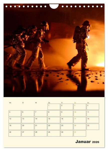 Produktbild: Feuerwehr - Warten auf den n&auml;chsten Einsatz (Wandkalender 2026 DIN A4 hoch), CALVENDO Monatskalender