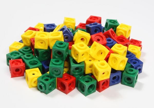Produktbild: 100 Steckw&uuml;rfel 4- farbig 1,7cm