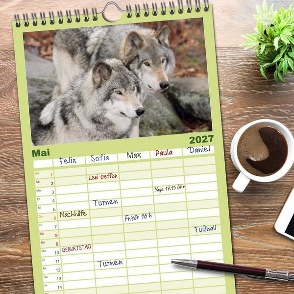 Produktbild: Familienplaner 2027 - W&ouml;lfe. Verwegene Anmut mit 5 Spalten (Wandkalender, 21 x 45 cm) CALVENDO