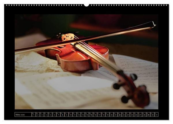 Produktbild: eine Violine (hochwertiger Premium Wandkalender 2026 DIN A2 quer), Kunstdruck in Hochglanz
