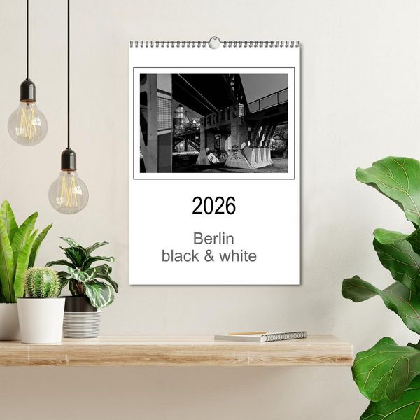 Produktbild: Berlin black & white (Wandkalender 2026 DIN A3 hoch), CALVENDO Monatskalender