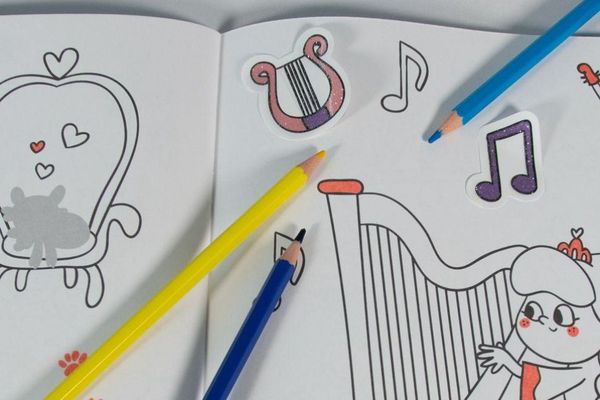 Produktbild: Mein Malbuch mit Glitzerstickern - Prinzessinnen