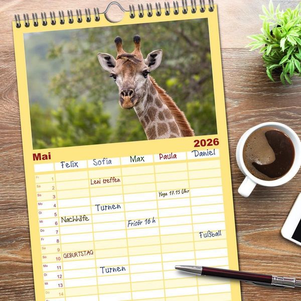Produktbild: Familienplaner 2026 - Afrikas Tierwelt: Giraffen mit 5 Spalten (Wandkalender, 21 x 45 cm) CALVENDO