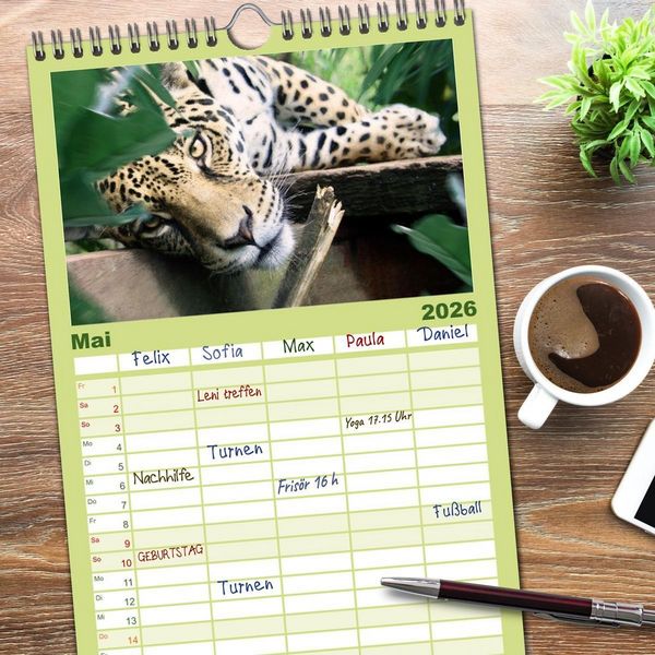 Produktbild: Familienplaner 2026 - Hallo Dschungel - Artwork mit 5 Spalten (Wandkalender, 21 x 45 cm) CALVENDO