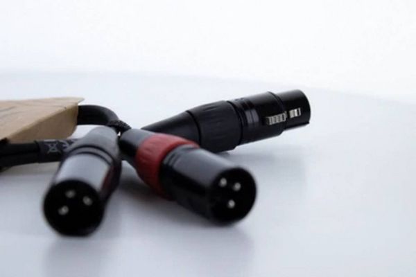 Produktbild: Cordial EY 0,3 FMM XLR Y-Adapter [1x XLR-Buchse 3 polig - 2x XLR-Stecker 3 polig] 0.30 m Schwarz