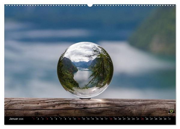 Produktbild: Glaskugel, Die Welt ist eine Kugel (hochwertiger Premium Wandkalender 2026 DIN A2 quer), Kunstdruck in Hochglanz