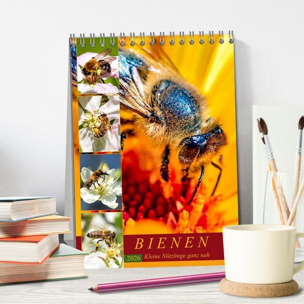 Produktbild: BIENEN - Kleine N&uuml;tzlinge ganz nah (Tischkalender 2026 DIN A5 hoch), CALVENDO Monatskalender