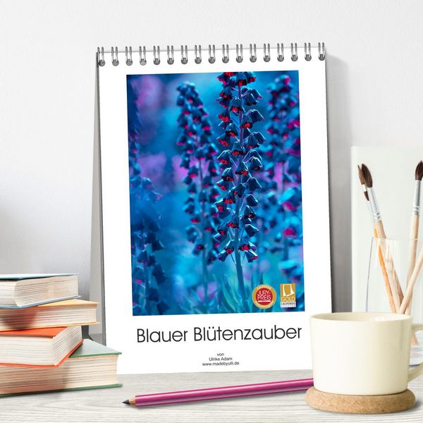 Produktbild: Blauer Bl&uuml;tenzauber (Tischkalender 2026 DIN A5 hoch), CALVENDO Monatskalender