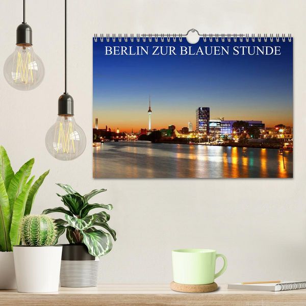 Produktbild: BERLIN ZUR BLAUEN STUNDE (Wandkalender 2026 DIN A4 quer), CALVENDO Monatskalender
