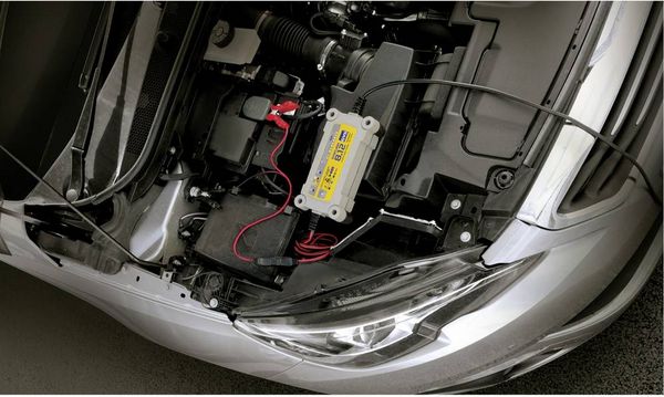 Produktbild: GYS GYSFLASH 8.12 029385 Automatikladeger&auml;t 12V 8A