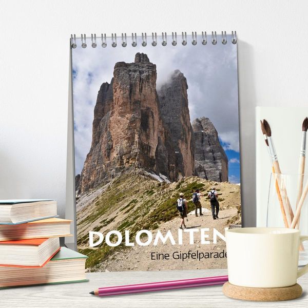 Produktbild: Dolomiten &ndash; Eine Gipfelparade (Tischkalender 2026 DIN A5 hoch), CALVENDO Monatskalender