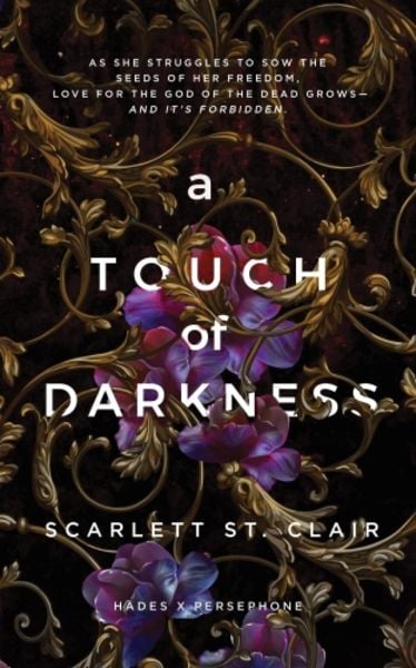 A Touch of Darkness, Taschenbuch von Scarlett St. Clair, Sourcebooks LLC