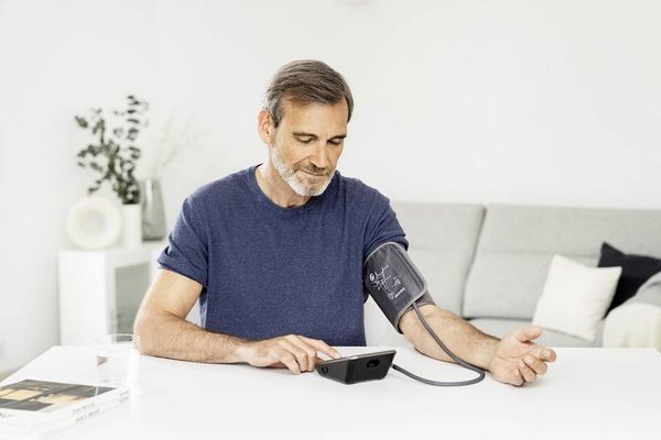 Produktbild: Beurer BM 64 Oberarm Blutdruckmessger&auml;t 65400