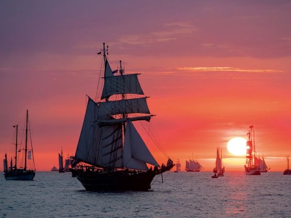 Produktbild: CALVENDO Puzzle Ein Motiv aus dem Kalender Windjammer auf der Ostsee im Abendlicht | 1000 Teile Lege-Gr&ouml;&szlig;e 64x48cm Foto-Puzzle f&uuml;r gl&uuml;ckliche Stunden