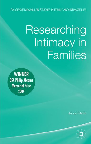 Produktbild: Researching Intimacy in Families