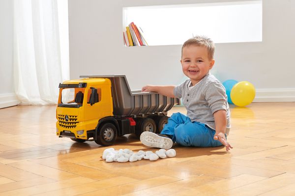 Produktbild: LENA 02064 - GIGA TRUCKS Muldenkipper Arocs