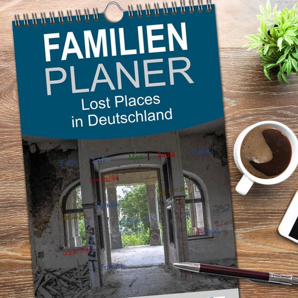 Produktbild: Familienplaner 2026 - Lost Places in Deutschland mit 5 Spalten (Wandkalender, 21 x 45 cm) CALVENDO