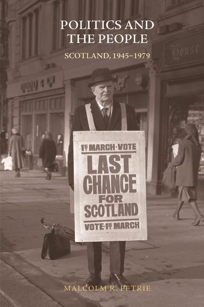 Produktbild: Politics and the People