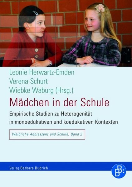 Produktbild: M&auml;dchen in der Schule