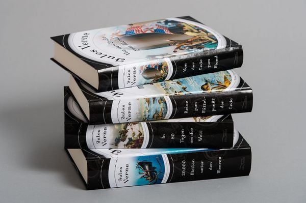 Produktbild: Jules Verne, Romane (20.000 Meilen unter den Meeren - In 80 Tagen um die Welt - Reise zum Mittelpunkt der Erde - Von der Erde zum Mond) (4 B&auml;nde im Schuber)