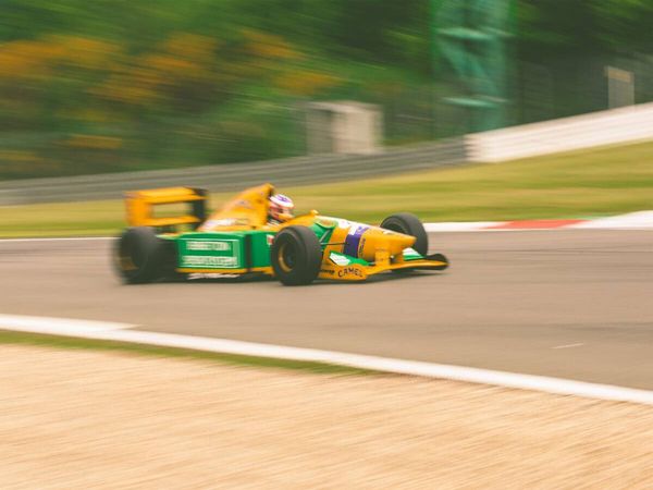 Produktbild: CALVENDO Puzzle High Speed Racing - Formel 1 | 1000 Teile Lege-Gr&ouml;&szlig;e 64x48cm Foto-Puzzle f&uuml;r gl&uuml;ckliche Stunden