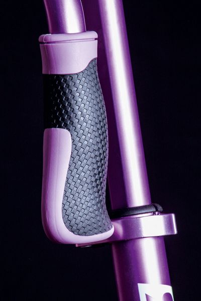 Produktbild: SIX DEGREES Aluminium Scooter 205 mm lila